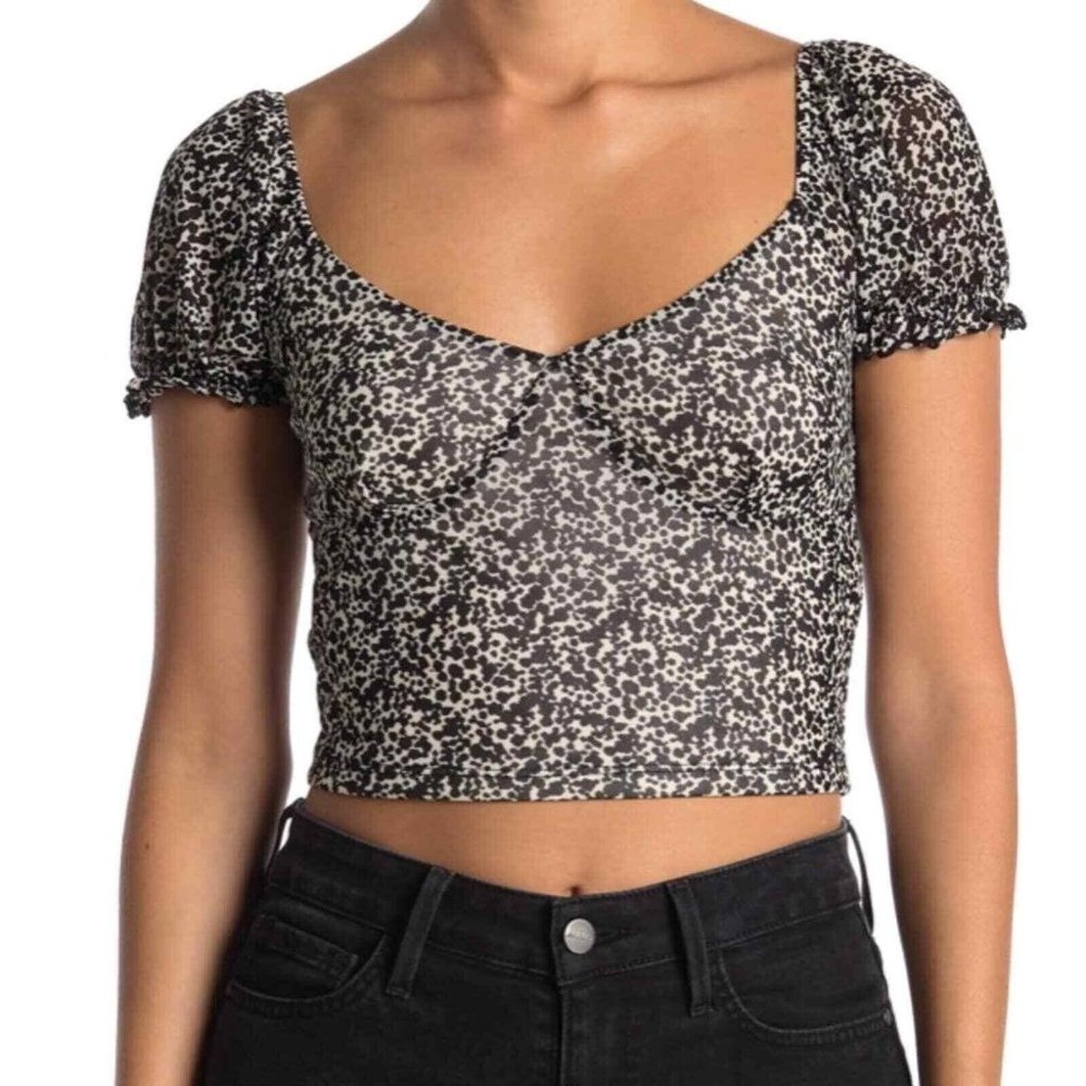New ABOUND Puff Sleeve Top Womens Sz M Ivory-Black Mini Moo Textured Crop V-Neck